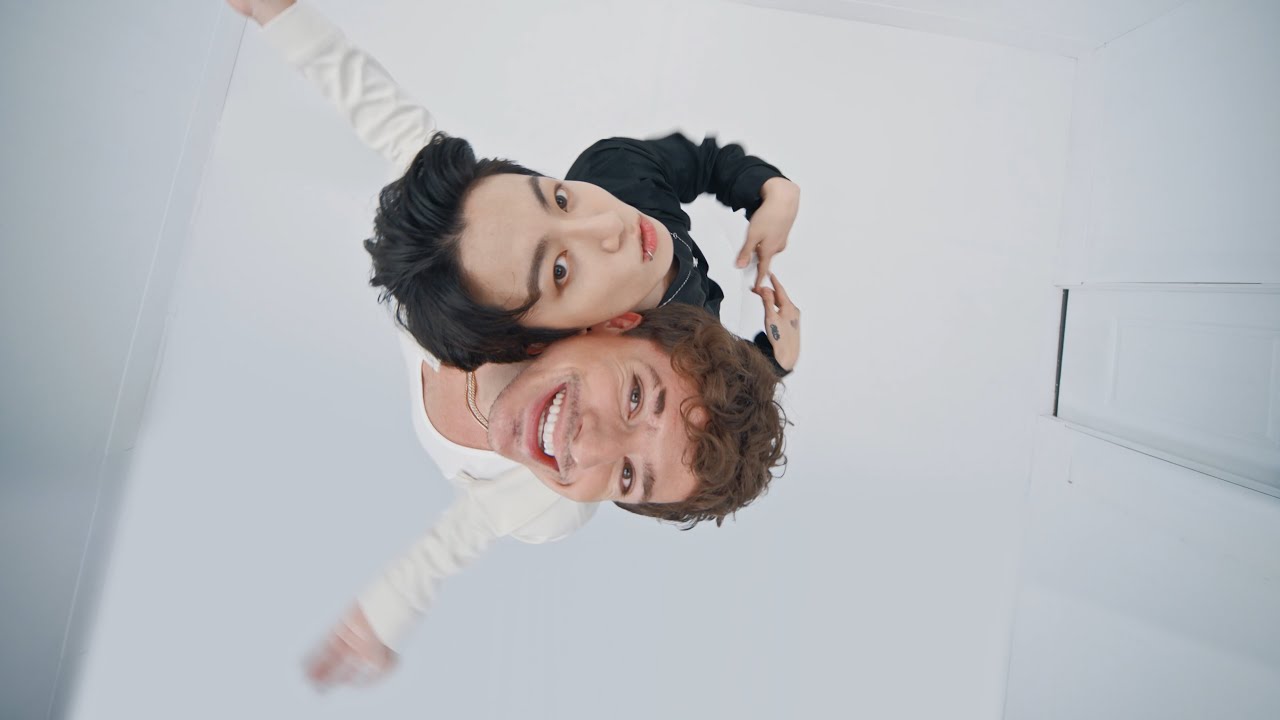 BTS, Jungkook, Jungkook kỷ lục trụ hạng, Jungkook phá kỷ lục Lisa Blackpink, Left and Right, Charlie Puth, Jungkook kỷ lục, Jungkook trụ hạng, Money