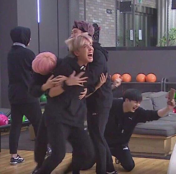 BTS, RM BTS, RM BTS birthday 2022, ảnh sinh nhật RM BTS, BTS đăng ảnh mừng sinh nhật RM, khóc thét ảnh sinh nhật RM BTS, J-Hope, V, Jin, Jimin, Jungkook, Suga