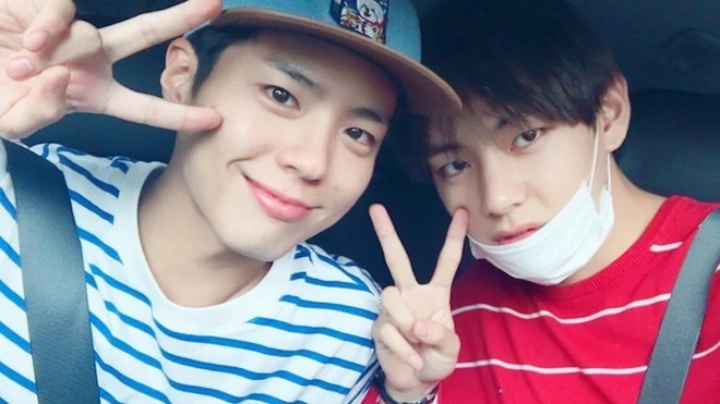 V BTS tái ngộ Park Bo Gum, cưng quá phản ứng khi bị phát hiện
