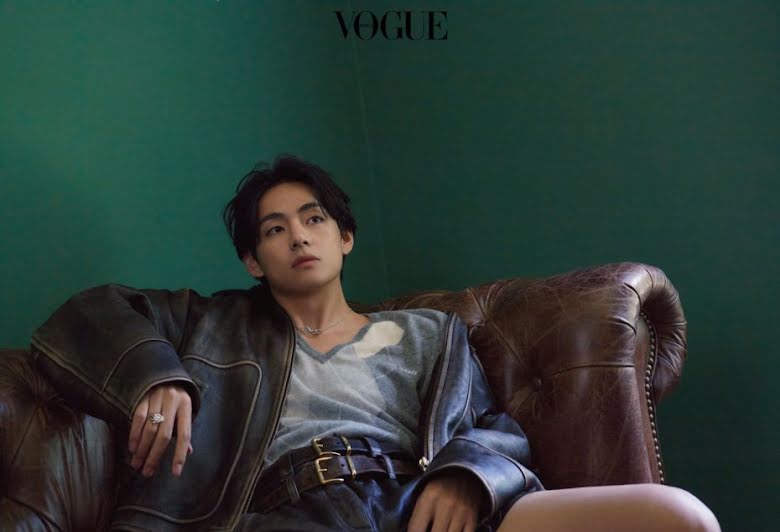 BTS, V BTS, V BTS Vogue, V BTS sexy, V BTS photoshoot 2022, V BTS handsome, V BTS outfit, V BTS gợi cảm, Jin, Jimin, Jungkook, J-Hope, RM, Suga, Jennie, Blackpink
