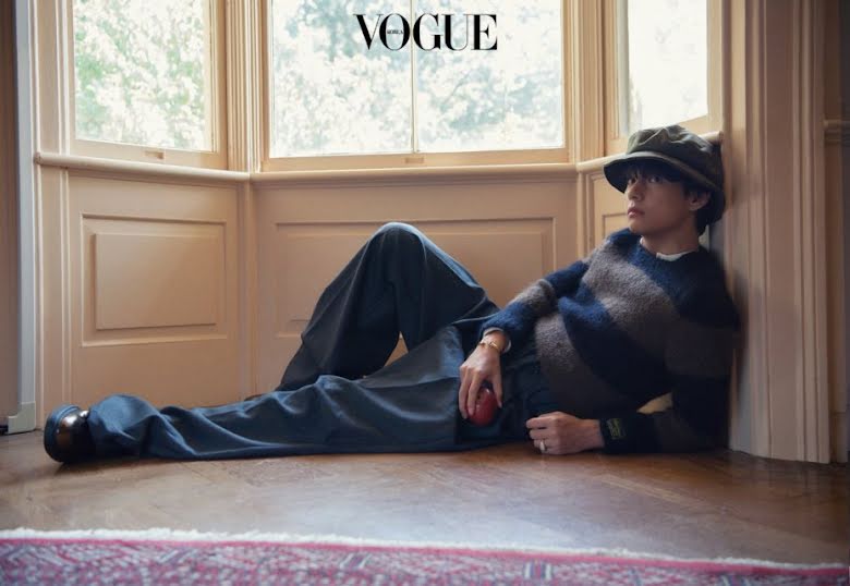 BTS, V BTS, V BTS Vogue, V BTS sexy, V BTS photoshoot 2022, V BTS handsome, V BTS outfit, V BTS gợi cảm, Jin, Jimin, Jungkook, J-Hope, RM, Suga, Jennie, Blackpink