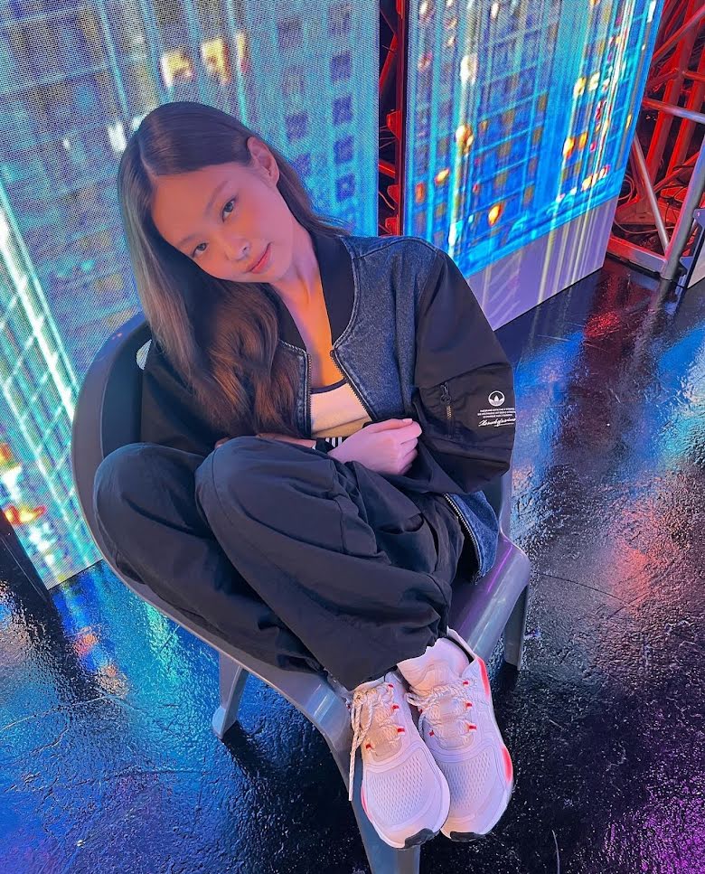 Jennie-Blackpink-mang-fan-o-hoa-nhac-Born-Pink