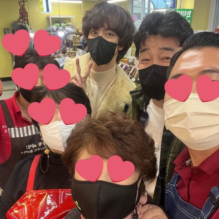 BTS, Jin, Jin BTS nổi bật giữa chợ, Jin BTS quay chương trình mới, Jin BTS Baek Jong Won, Jin BTS real life, Jin BTS solo, Jin BTS ngoài đời, Jungkook, V BTS, Jimin