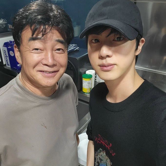 BTS, Jin, Jin BTS nổi bật giữa chợ, Jin BTS quay chương trình mới, Jin BTS Baek Jong Won, Jin BTS real life, Jin BTS solo, Jin BTS ngoài đời, Jungkook, V BTS, Jimin