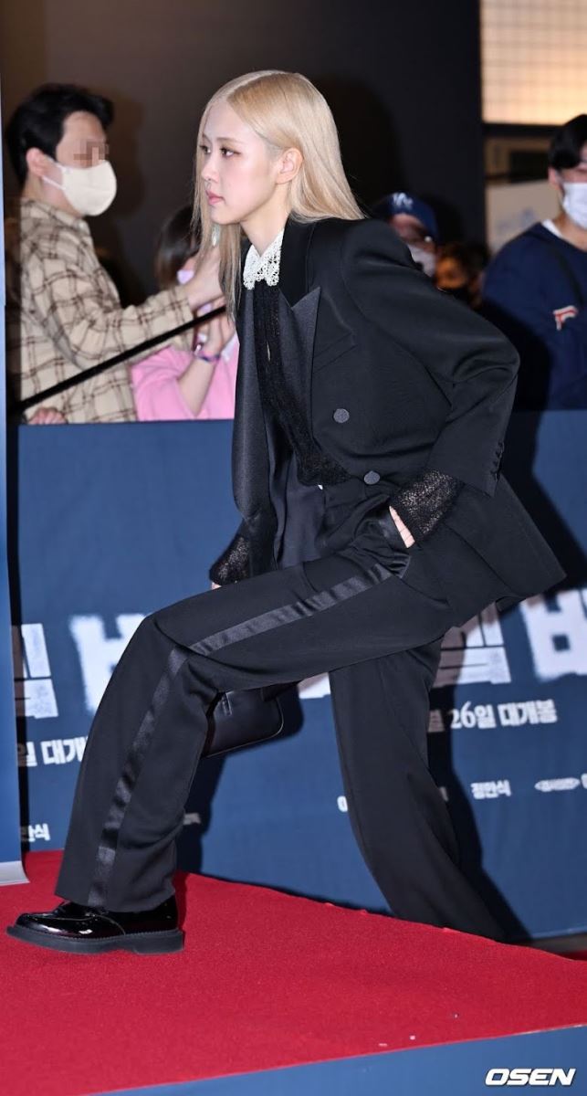 Blackpink, Rose Blackpink thách thức giới, Rose Blackpink Remember, Rose Blackpink menswear, Rose Blackpink ysl outfit, Rose Blackpink outfit, Jennie, Jisoo, Lisa