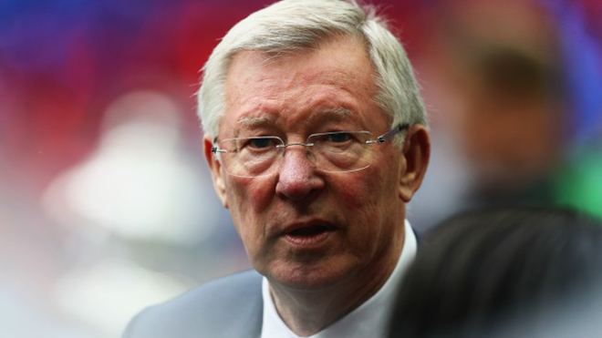 Sir Alex Ferguson nhập viện vì xuất huyết não, tình trạng nguy kịch đến mức nào?