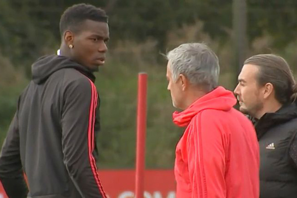 M.U, khủng hoảng, không bản sắc, Mourinho, Pogba