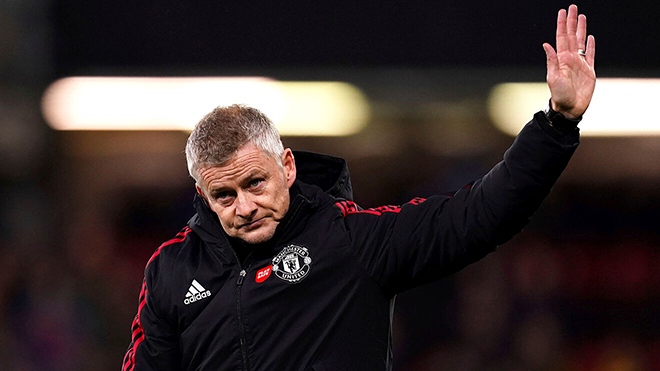 MU sa thải Ole Solskjaer, bổ nhiệm Carrick làm HLV tạm quyền