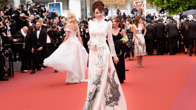 Lý Nhã Kỳ diện áo dài đẹp mê li ở Cannes 2018
