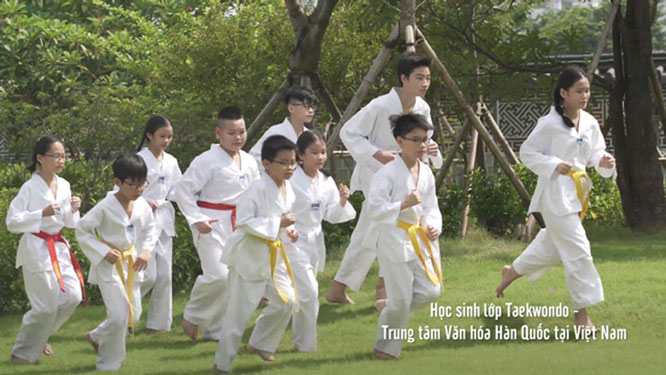 Đại sứ quán Hàn Quốc làm video cổ vũ phòng chống Covid-19 