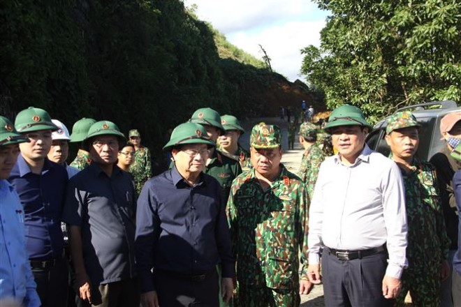 Phó Thủ tướng Trịnh Đình Dũng đến Bắc Trà My trực tiếp chỉ đạo tìm kiếm, cứu nạn