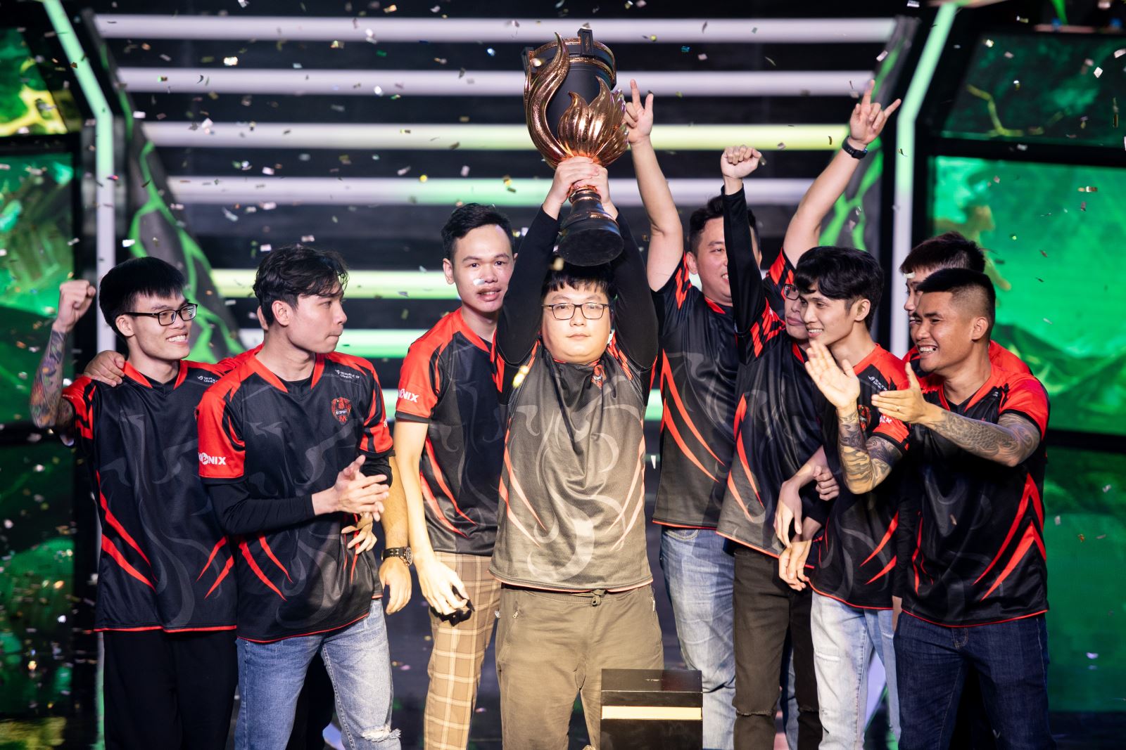 Hai đội tuyển Việt Nam tham gia giải đấu Free Fire lớn nhất hành tinh đã lộ diện