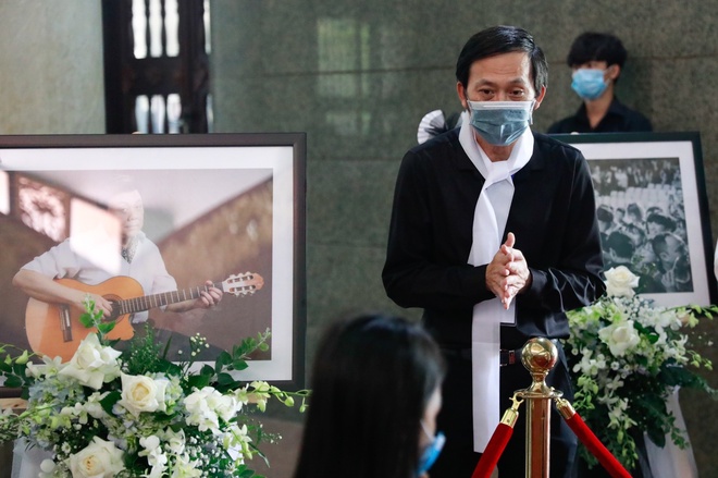 Chí Tài qua đời, tang lễ Chí Tài, lễ viếng Chí Tài, Chí Tài, Chí Tài mất, Chí Tài qua đời, vợ Chí Tài, vợ chồng Chí Tài, Phương Loan, lễ viếng Chí Tài ở đâu, hoài linh chí tài, việt hương