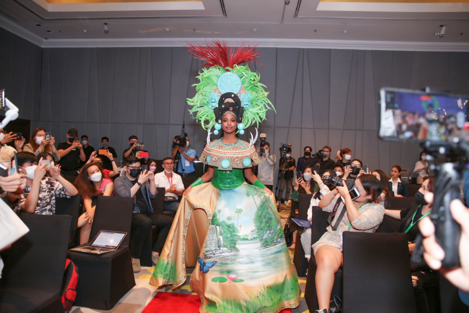 Miss Earth 2021, Miss Earth 2022, Destiny Evelyn Wagner, H’Hen Niê, Hoa hậu các Dân tộc Việt Nam 2022, Miss Earth 2021 Destiny Evelyn Wagner, Destiny Evelyn Wagner Miss Earth 2021 