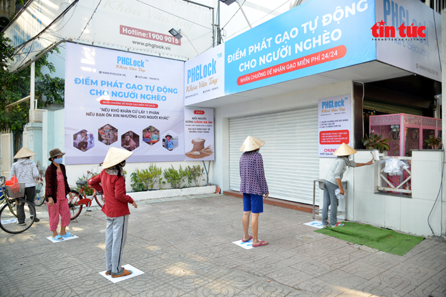 ATM gạo, ATM việc làM, ATM nhà trọ, ATM gạo Hoàng Tuấn Anh, ATM gạo của ai, ATM gạo ở đâu, ATM gạo TP HCM, ATM gao, Hoàng Tuấn anh là ai, atm việc làm