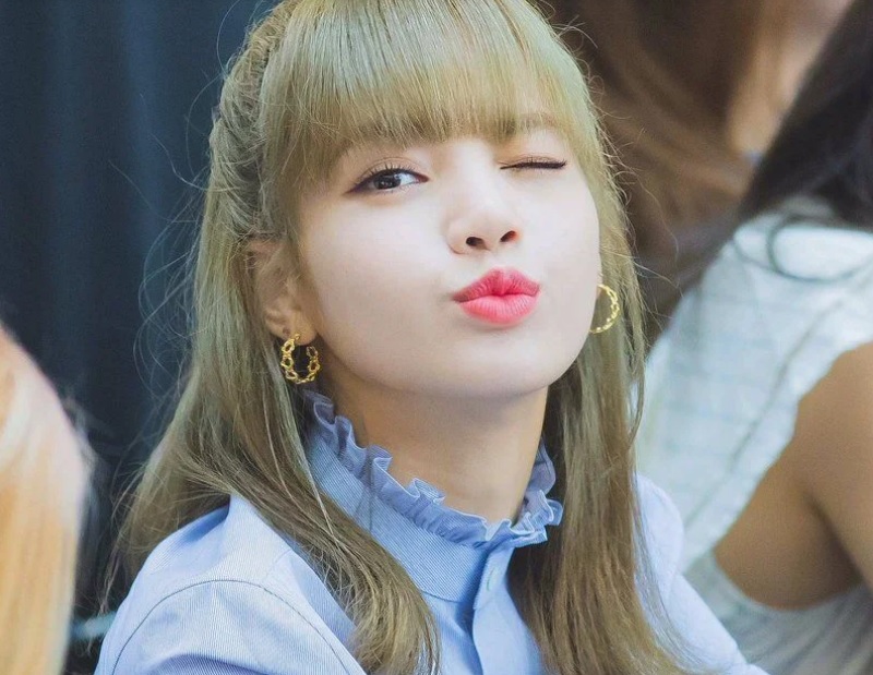 Blackpink, Lisa Blackpink, Lisa Blackpink kiếm tiền từ Youtube, idol kiếm tiền từ youtube, top 10 idol kiếm tiền từ youtube, YOutube, K-pop, EXO, Blackpink, Lisa, IU 