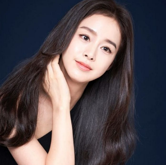 Kim Tae Hee, vợ Bi Rain, Suýt xoa trước hình ảnh đôi mươi của Kim Tae Hee, Kim Tae Hee khoe vẻ đẹp không tuổi, Bi Rain