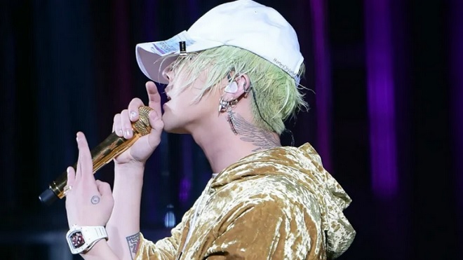 Tiết lộ món đồ thời trang đắt đỏ nhất một idol K-pop từng diện
