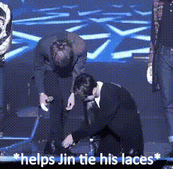 BTS, Jin, Jungkook, J Hope, Jhope, Jin BTS, Jungkook BTS, J Hope BTS, Jin bị hôn trộm, Jungkook hôn trộm Jin, Jungkook hôn trộm, nụ hôn Jin BTS, nụ hôn Jungkook BTS