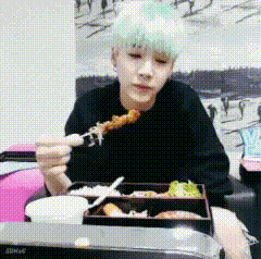 BTS, Jin, Suga, Jin BTS, Suga BTS, Jin yêu đồ ăn, Suga khó tính, Jin phản ứng với đồ ăn, Suga phản ứng với đồ ăn, Jin và Suga, Jin Suga ngược nhau, Jin Suga trái ngược