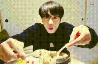 BTS, Jin, Suga, Jin BTS, Suga BTS, Jin yêu đồ ăn, Suga khó tính, Jin phản ứng với đồ ăn, Suga phản ứng với đồ ăn, Jin và Suga, Jin Suga ngược nhau, Jin Suga trái ngược