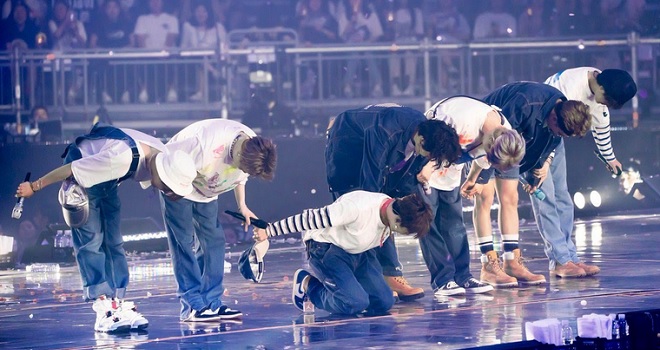 BTS, RM, RM BTS, Jin, Jin BTS, Jungkook, Jungkook BTS, V, V BTS, RM phản ứng, video BTS, Jin Jungkook tạt nước, BTS Muster, Suga, Suga BTS, Jimin, Jimin BTS
