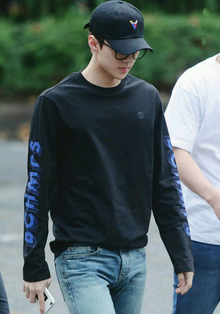 BTS, EXO, BTS và EXO, so sánh BTS và EXO, BTS EXO đụng hàng, EXO, BTS, V, Baekhyun, Sehun, Jimin, Jin, Jungkook, V BTS, Baekhyun EXO, Jimin BTS, Jin BTS, Jungkook BTS