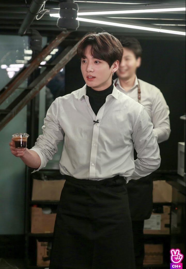 BTS, Jungkook, Jungkook BTS, tài lẻ Jungkook, tài lẻ Jungkook BTS, Jungkook pha chế, Jungkookk BTS cắm hoa, Jungkook bắn cung, Jungkook đạo diễn, Jungkook thiết kế