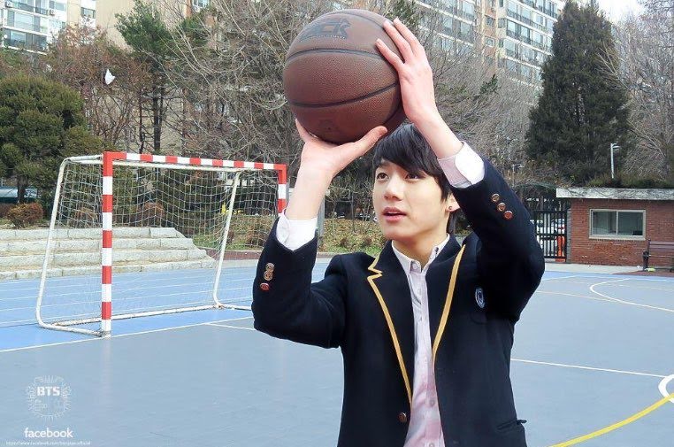 BTS, Jungkook, Jungkook BTS, tài lẻ Jungkook, tài lẻ Jungkook BTS, Jungkook pha chế, Jungkookk BTS cắm hoa, Jungkook bắn cung, Jungkook đạo diễn, Jungkook thiết kế