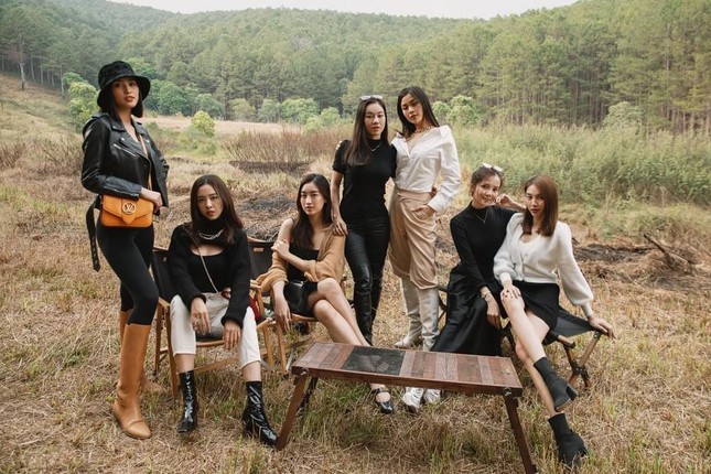 Trấn Thành, Hari Won, Lê Giang, Anh Đức, Thu Minh, Ali Hoàng Dương, Trúc Nhân, Lý Quý Khánh, Hồ Ngọc Hà, Kim Lý, Đông Nhi, Ông Cao Thắng, Noo Phước Thịnh, Mai Phương Thúy, Minh Hằng, Gil Lê, Hoàng Thùy Linh, Khả Ngân, Hòa Minzy, Đức Phúc, Erik, Đỗ Mỹ Linh, Trần Tiểu Vy, Tường San, Diễm Trang, Thúy An, Thúy Vi, Thùy Tiên, Tăng Thanh Hà, Thân Thuý Hà, Bùi Việt Hà, Phạm Anh Khoa