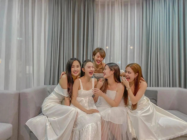 Trấn Thành, Hari Won, Lê Giang, Anh Đức, Thu Minh, Ali Hoàng Dương, Trúc Nhân, Lý Quý Khánh, Hồ Ngọc Hà, Kim Lý, Đông Nhi, Ông Cao Thắng, Noo Phước Thịnh, Mai Phương Thúy, Minh Hằng, Gil Lê, Hoàng Thùy Linh, Khả Ngân, Hòa Minzy, Đức Phúc, Erik, Đỗ Mỹ Linh, Trần Tiểu Vy, Tường San, Diễm Trang, Thúy An, Thúy Vi, Thùy Tiên, Tăng Thanh Hà, Thân Thuý Hà, Bùi Việt Hà, Phạm Anh Khoa