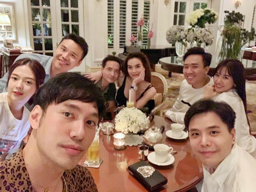 Trấn Thành, Hari Won, Lê Giang, Anh Đức, Thu Minh, Ali Hoàng Dương, Trúc Nhân, Lý Quý Khánh, Hồ Ngọc Hà, Kim Lý, Đông Nhi, Ông Cao Thắng, Noo Phước Thịnh, Mai Phương Thúy, Minh Hằng, Gil Lê, Hoàng Thùy Linh, Khả Ngân, Hòa Minzy, Đức Phúc, Erik, Đỗ Mỹ Linh, Trần Tiểu Vy, Tường San, Diễm Trang, Thúy An, Thúy Vi, Thùy Tiên, Tăng Thanh Hà, Thân Thuý Hà, Bùi Việt Hà, Phạm Anh Khoa