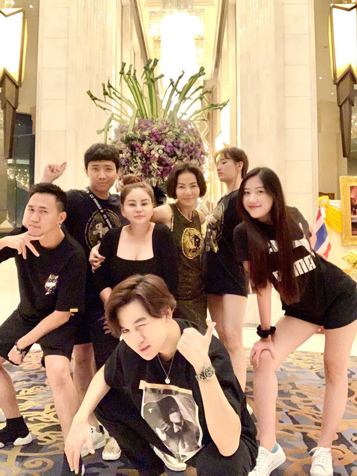 Trấn Thành, Hari Won, Lê Giang, Anh Đức, Thu Minh, Ali Hoàng Dương, Trúc Nhân, Lý Quý Khánh, Hồ Ngọc Hà, Kim Lý, Đông Nhi, Ông Cao Thắng, Noo Phước Thịnh, Mai Phương Thúy, Minh Hằng, Gil Lê, Hoàng Thùy Linh, Khả Ngân, Hòa Minzy, Đức Phúc, Erik, Đỗ Mỹ Linh, Trần Tiểu Vy, Tường San, Diễm Trang, Thúy An, Thúy Vi, Thùy Tiên, Tăng Thanh Hà, Thân Thuý Hà, Bùi Việt Hà, Phạm Anh Khoa