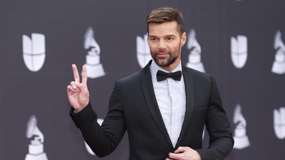 Ricky Martin, ông hoàng nhạc Latin, Ricky Martin hầu tòa, Ricky Martin loạn luân, Ricky Martin xâm hại tình dục, The Cup of Life, nam ca sĩ, showbiz