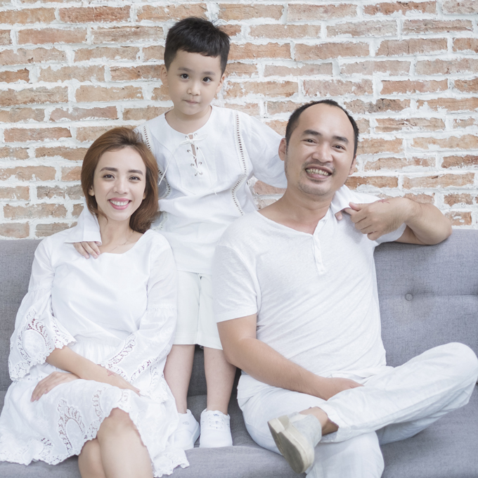 Tiến Luật, Thu Trang, Anh Tú, Diệu Nhi, đăng kí kết hôn, diễn viên hài, showbiz, Vbiz, nữ diễn viên, nam diễn viên, Tiến Luật cầu hôn, hoa hậu làng hài