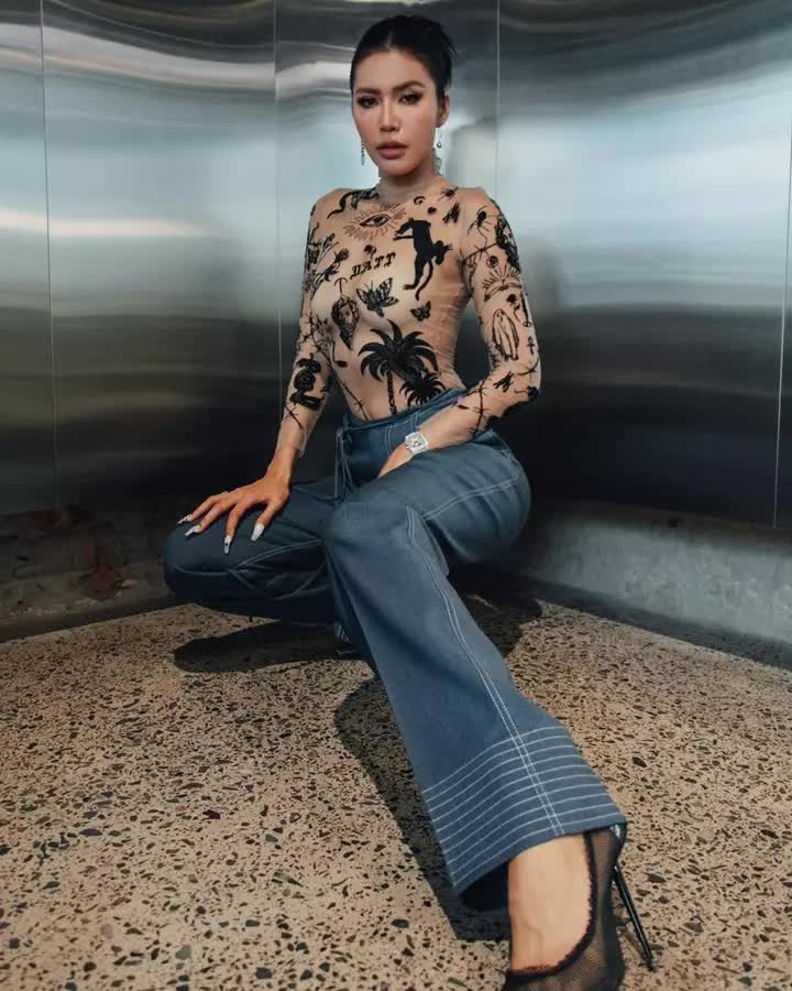 Minh Tú, Ngọc Trinh, nữ hoàng nội y, Minh Tú đụng hàng Ngọc Trinh, người mẫu, Vbiz, showbiz, siêu mẫu Minh Tú