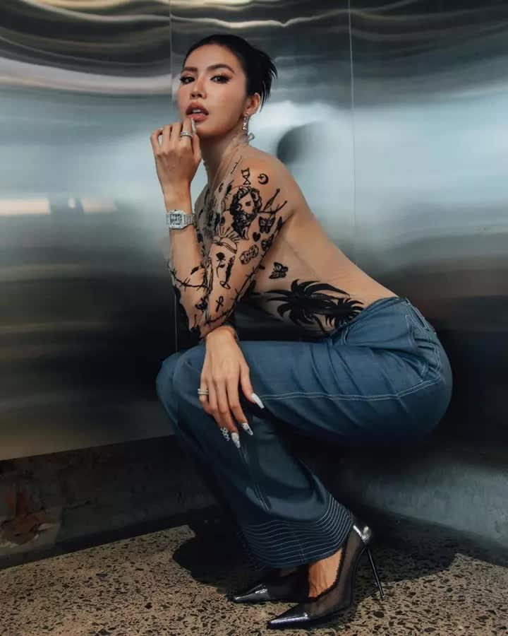 Minh Tú, Ngọc Trinh, nữ hoàng nội y, Minh Tú đụng hàng Ngọc Trinh, người mẫu, Vbiz, showbiz, siêu mẫu Minh Tú