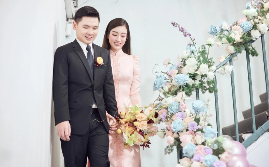 Đỗ Mỹ Linh, Đỗ Vinh Quang, con trai bầu Hiển, Đỗ Vinh Quang Đỗ Mỹ Linh, Hoa hậu Đỗ Mỹ Linh, Đỗ Mỹ Linh kết hôn, chồng Đỗ Mỹ Linh, CLB Hà Nội, Chủ tịch CLB Hà Nội