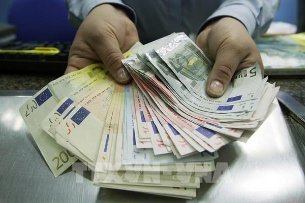 Đồng euro mất giá so với USD. Đồng euro. USD. Đồng euro trượt giá