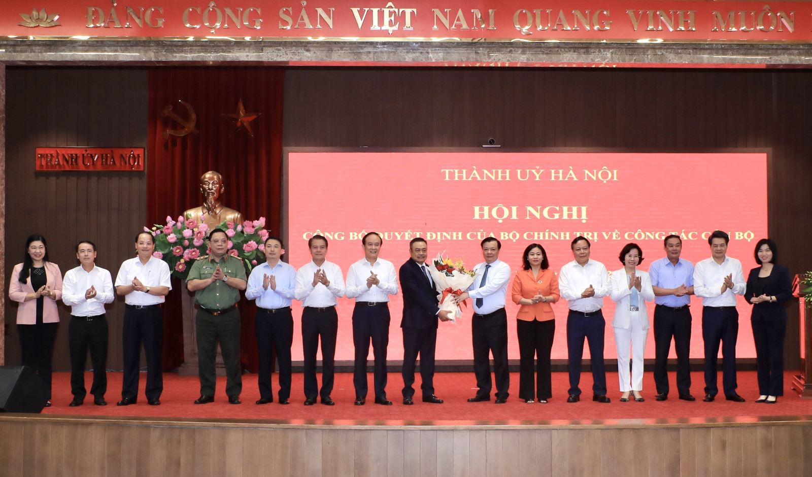 Phó bí thư Thành ủy. Phó bí thư Thành ủy Hà Nội. Trần Sỹ Thanh