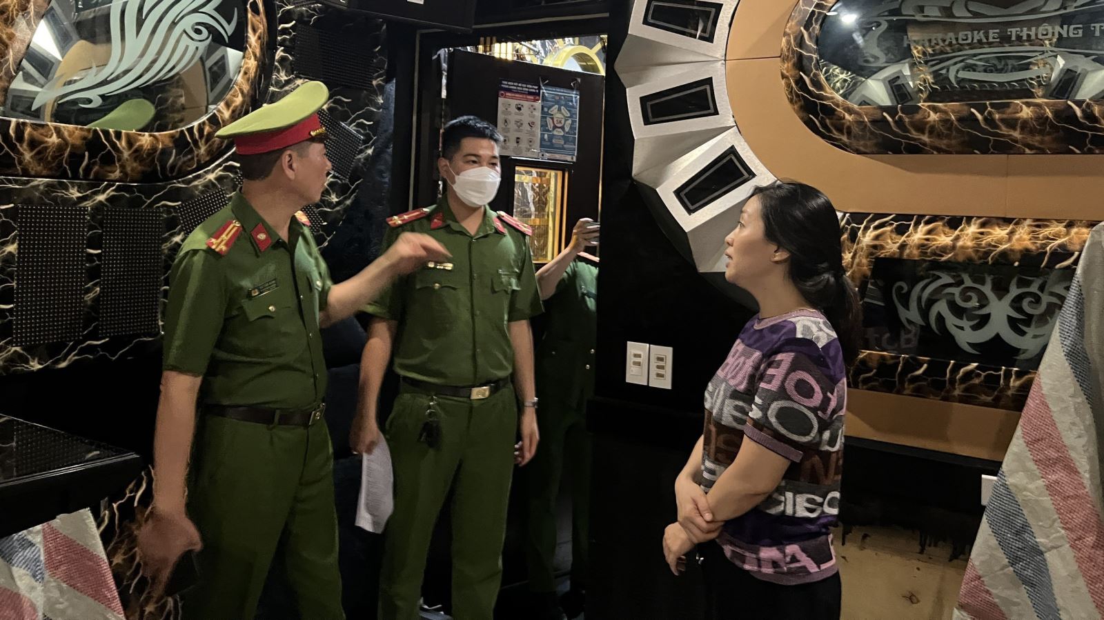 Karaoke. Phòng hát karaoke. Quán karaoke. Phòng chống cháy nổ ở quán karaoke