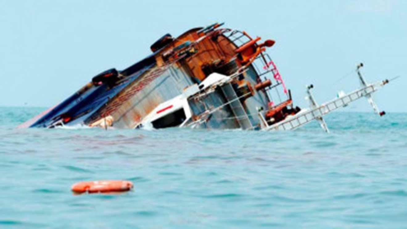 Chìm tàu. Chìm tàu ngoài khơi Sihanoukville. Chìm tàu ở Campuchia. Campuchia