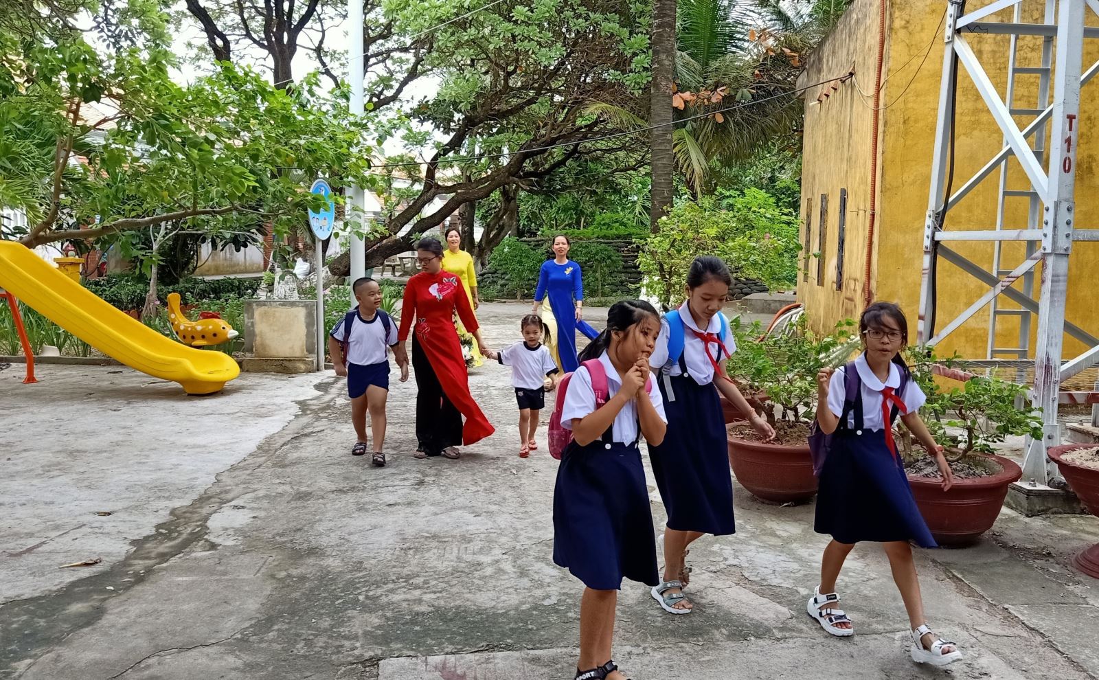 Khai giảng năm học mới. Khai giảng. Khai giảng ở Trường Sa. Trường Sa