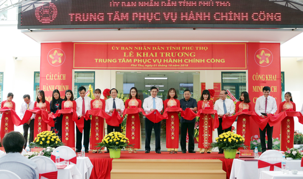 Phú Thọ công khai Quy chế tổ chức hoạt động Trung tâm Phục vụ hành chính công phục vụ người dân tốt nhất