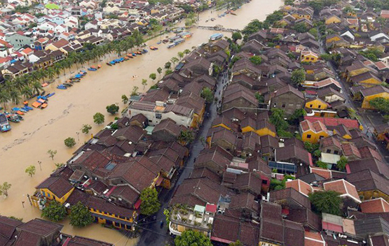 Thời tiết ngày mai: Miền Bắc se lạnh, miền Trung mưa to