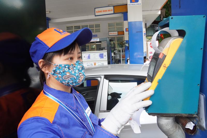 Giá xăng dầu ngày 3/10: Cập nhật mức điều chỉnh mới nhất