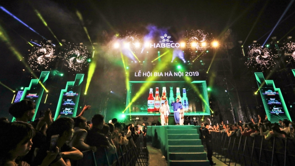 Hàng ngàn du khách tham dự Lễ hội Bia Hà Nội 2019 tại Quảng Ninh và Bắc Giang