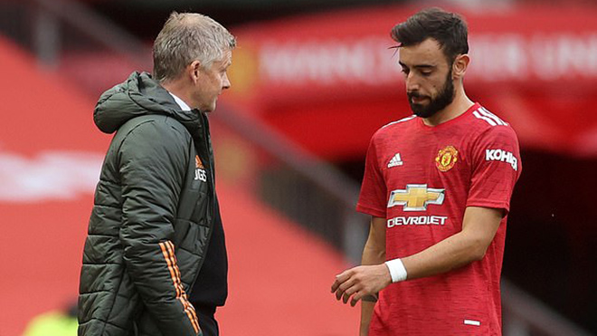 MU: Bruno Fernandes nổi cáu với chiến thuật của Solskjaer?