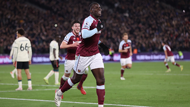 West Ham 3-2 Liverpool: Người cũ Chelsea cản bước Liverpool