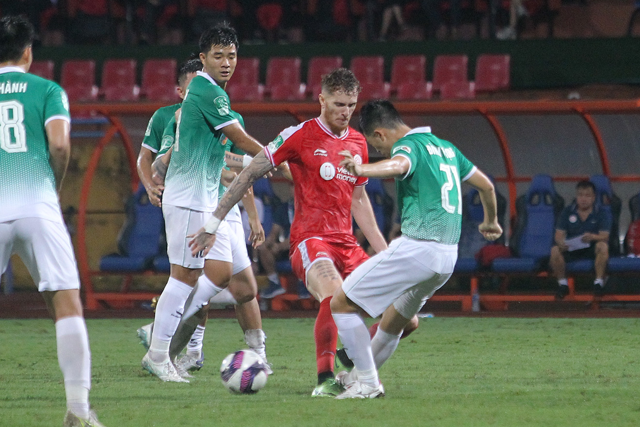 Bae  Ji won, Văn Lâm, Đặng Văn Lâm, Viettel, Topenland Bình Định, Viettel 0-0 Bình Định, kết quả bóng đá Cúp QG, trực tiếp bóng đá, Văn Lâm cản phá penalty